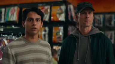 Chad Powers: Mariscal de campo 1x4